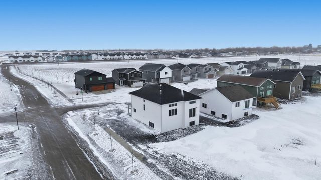 6203 87th Avenue S, Horace, ND 58047