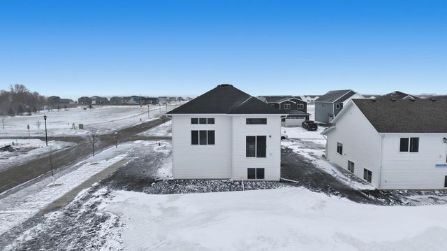 6203 87th Avenue S, Horace, ND 58047