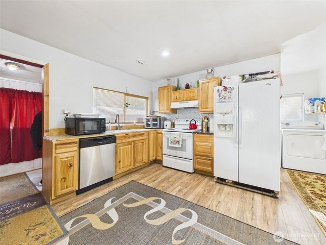 56 W Totem Drive, Elma, WA 98541