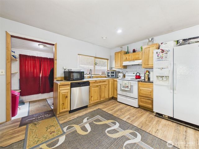 56 W Totem Drive, Elma, WA 98541