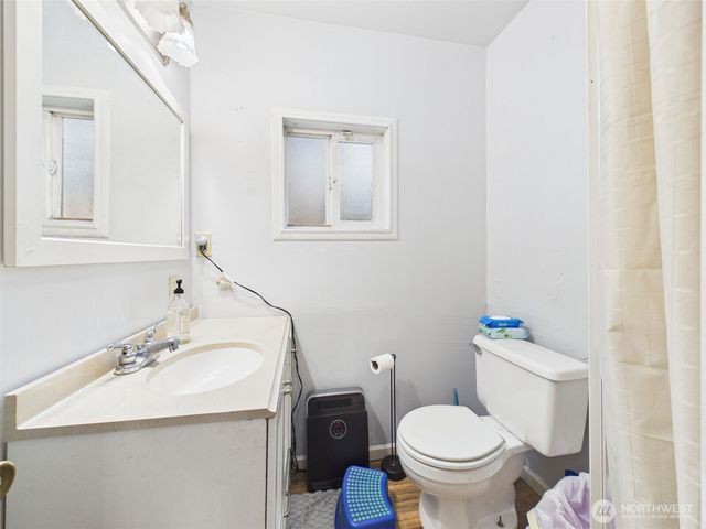 56 W Totem Drive, Elma, WA 98541