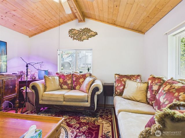 56 W Totem Drive, Elma, WA 98541