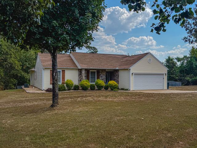9632 Private Road 8610, West Plains, MO 65775