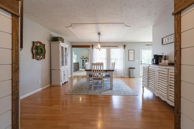 9632 Private Road 8610, West Plains, MO 65775