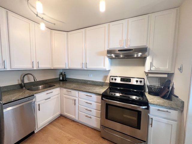 1850 N Clark Street 2803, Chicago, IL 60614