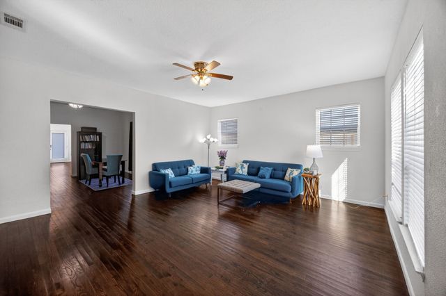 1709 Franklin Avenue, Bonham, TX 75418