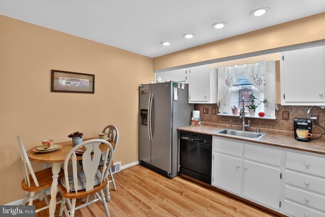 3742 PEARSON AVE, Philadelphia, PA 19114