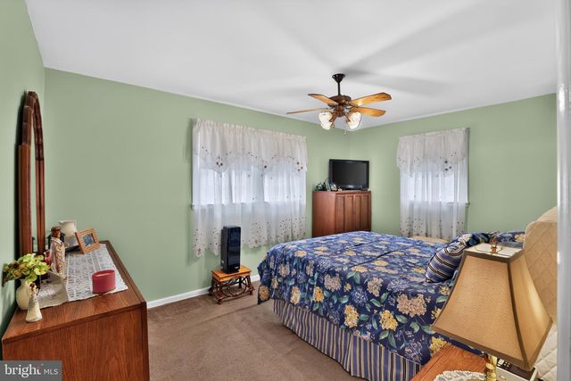 3742 PEARSON AVE, Philadelphia, PA 19114