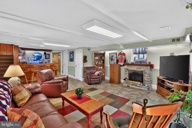 3742 PEARSON AVE, Philadelphia, PA 19114