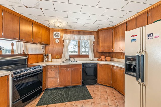 166 Spooner Road, Pittsburg, NH 03592