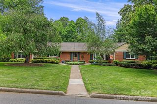 4 Dogwood Road, Asheville, NC 28804