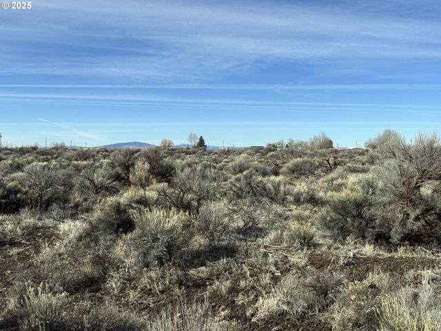 Elm Ln 2200, Christmas Valley, OR 97641
