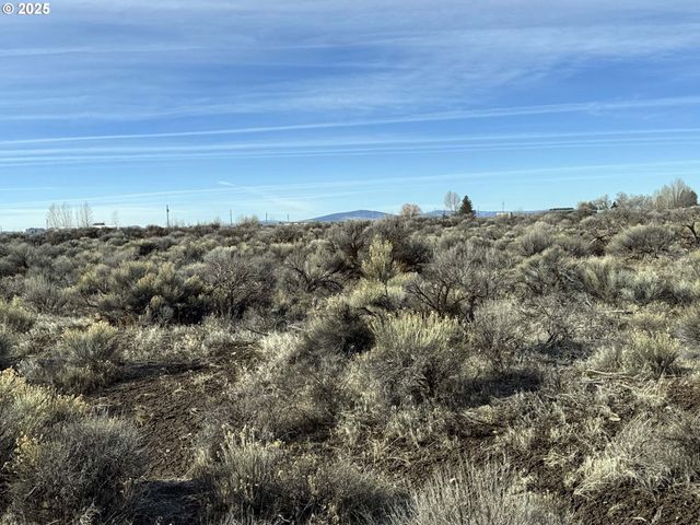 Elm Ln 2200, Christmas Valley, OR 97641