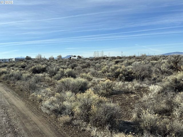 Elm Ln 2200, Christmas Valley, OR 97641