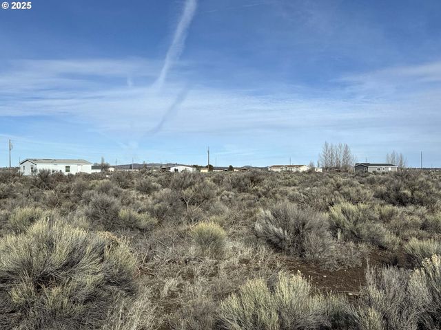 Elm Ln 2200, Christmas Valley, OR 97641
