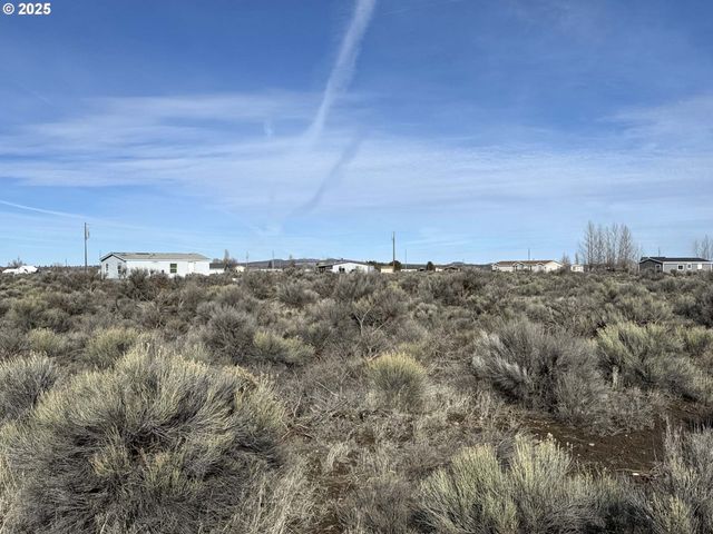 Elm Ln 2200, Christmas Valley, OR 97641