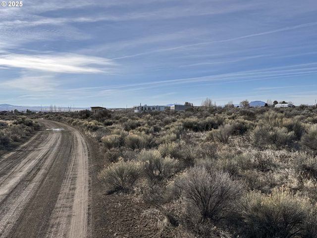 Elm Ln 2200, Christmas Valley, OR 97641