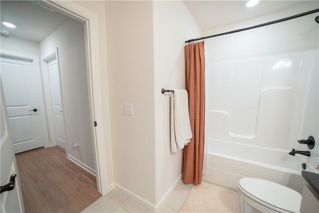 166 N Broyles Avenue, Fayetteville, AR 72704