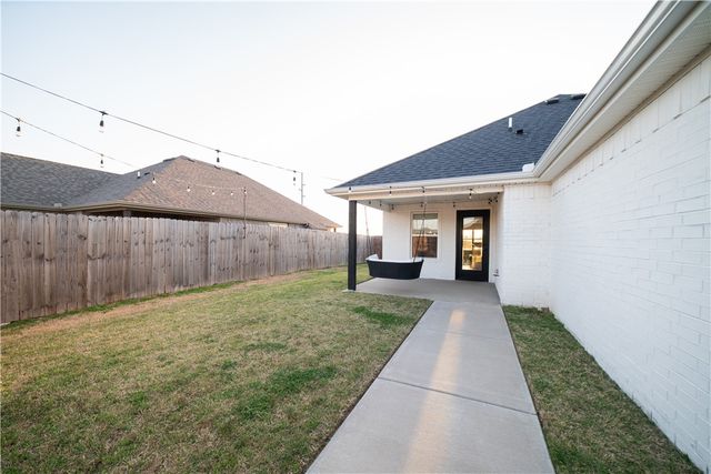 166 N Broyles Avenue, Fayetteville, AR 72704