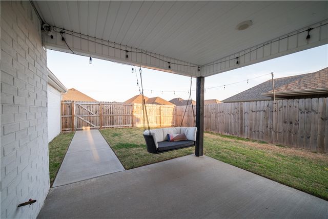 166 N Broyles Avenue, Fayetteville, AR 72704