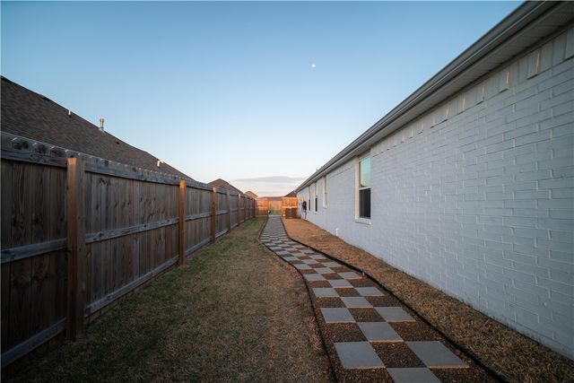 166 N Broyles Avenue, Fayetteville, AR 72704