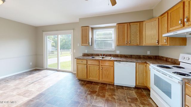 1163 Bernath, Toledo, OH 43615
