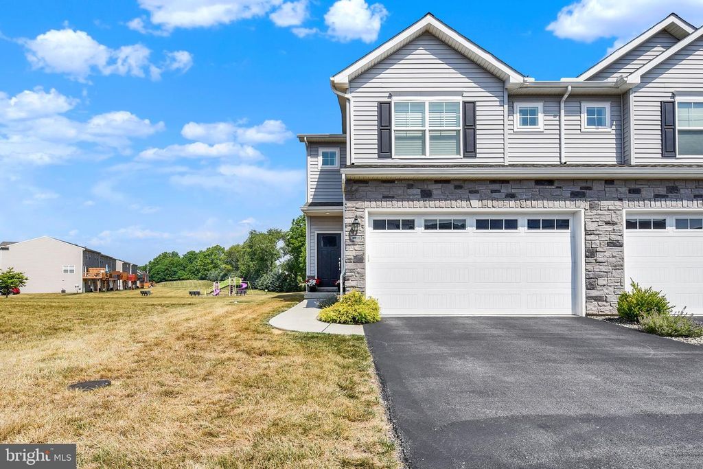 525 JOSEPH COURT, Mechanicsburg, PA 17055