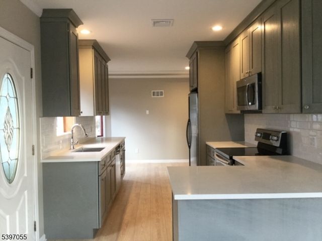 592 Dell Rd, Roxbury Twp., NJ 07850