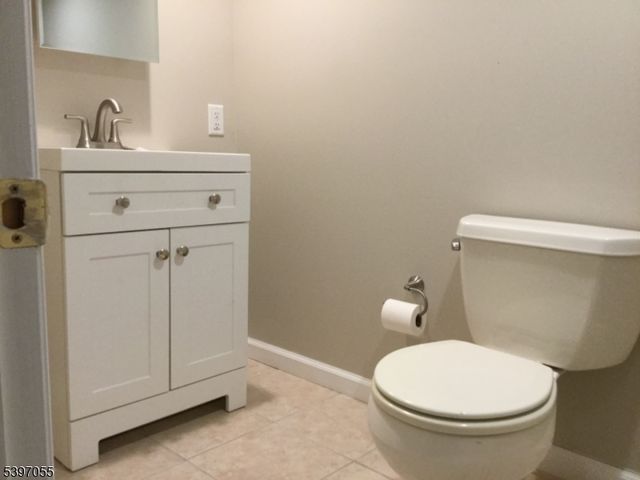 592 Dell Rd, Roxbury Twp., NJ 07850