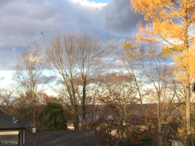 592 Dell Rd, Roxbury Twp., NJ 07850