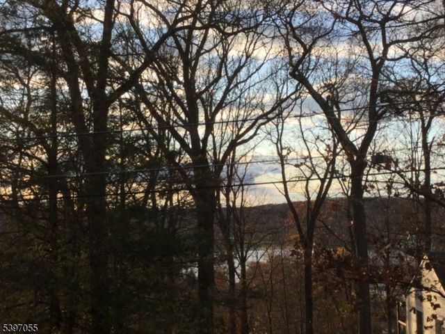 592 Dell Rd, Roxbury Twp., NJ 07850