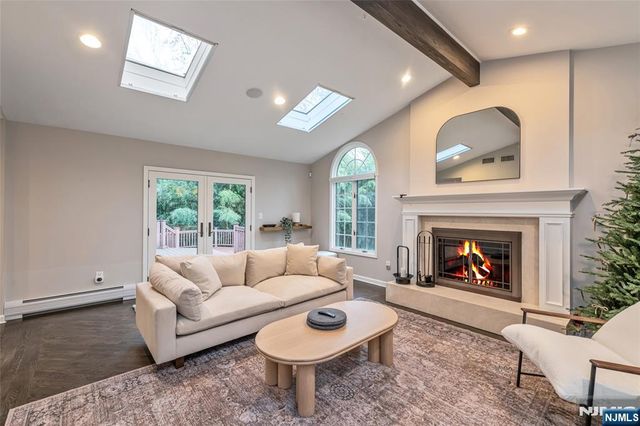 55 Auryansen Court, Closter, NJ 07624