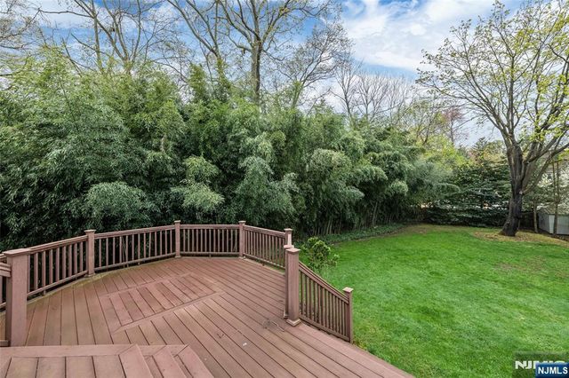 55 Auryansen Court, Closter, NJ 07624