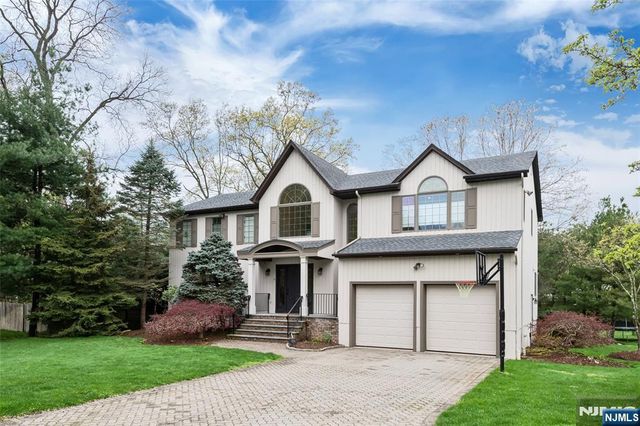 55 Auryansen Court, Closter, NJ 07624