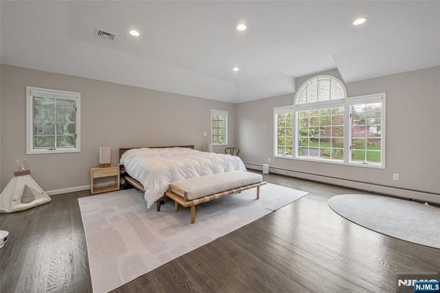 55 Auryansen Court, Closter, NJ 07624