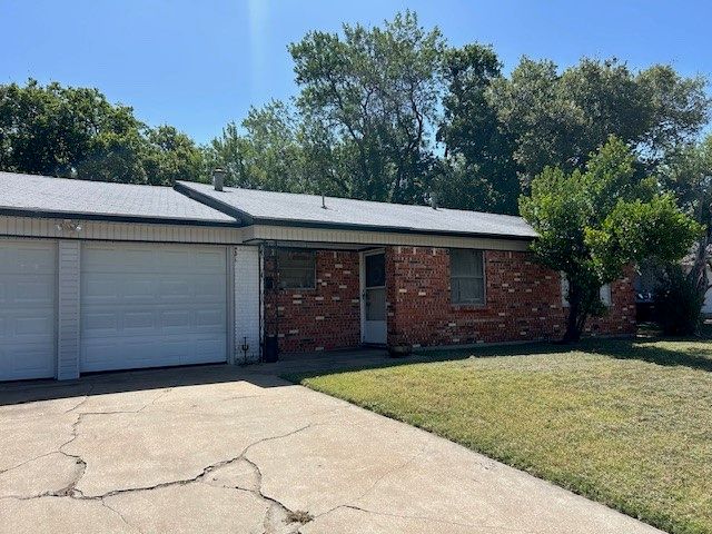 1351 Roma Lane, Fort Worth, TX 76134