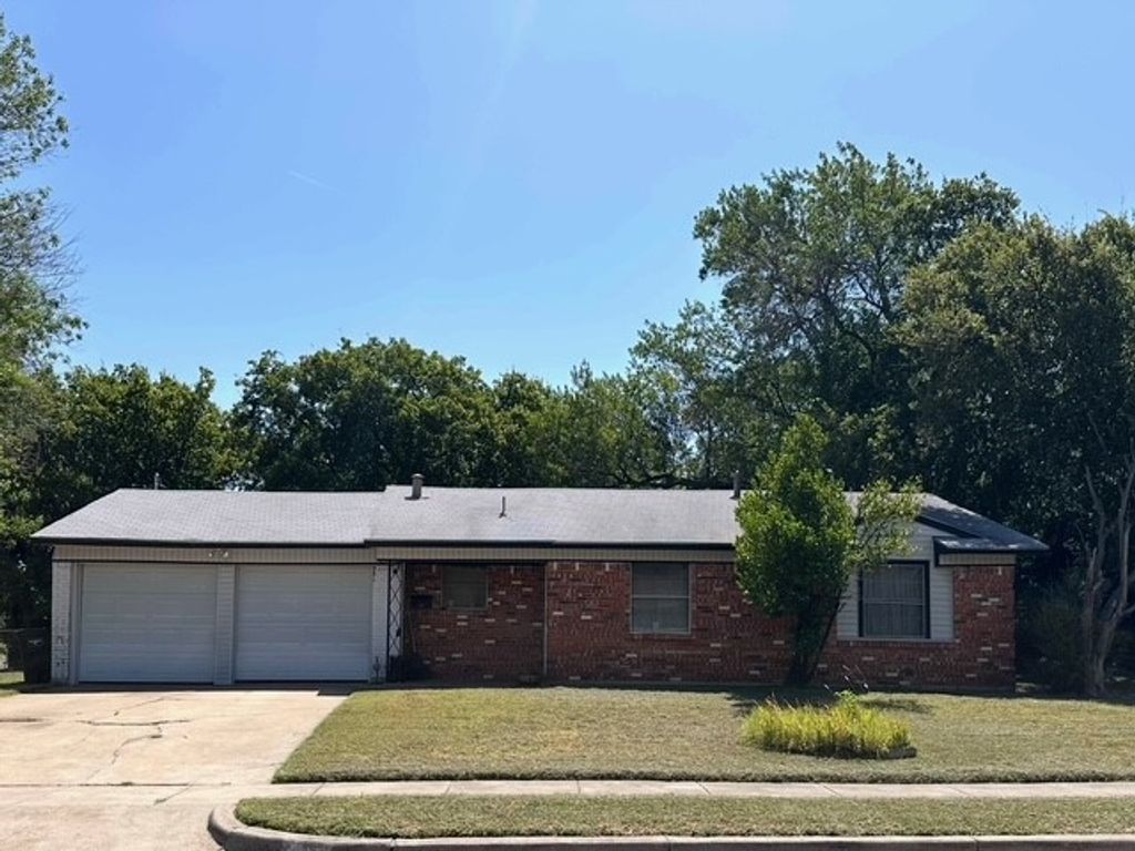 1351 Roma Lane, Fort Worth, TX 76134