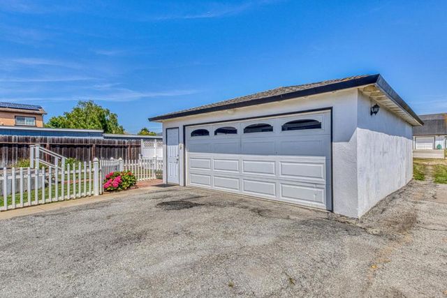 Middlefield Road A, Salinas, CA 93906