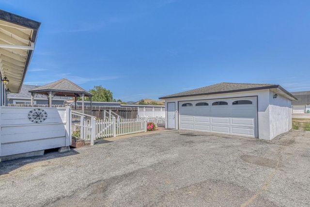 Middlefield Road A, Salinas, CA 93906