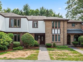 35 Cobblestone Lane 35, Worcester, MA 01606