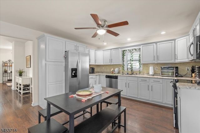 101 S 18Th Ave, Manville Boro, NJ 08835