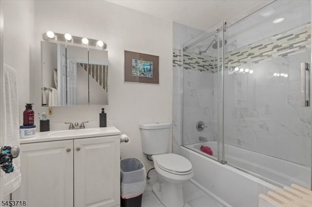 101 S 18Th Ave, Manville Boro, NJ 08835