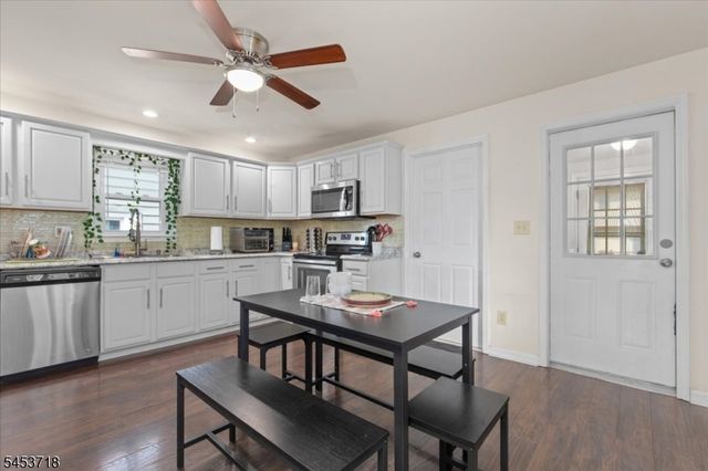 101 S 18Th Ave, Manville Boro, NJ 08835