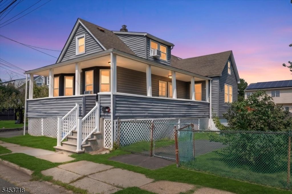 101 S 18Th Ave, Manville Boro, NJ 08835