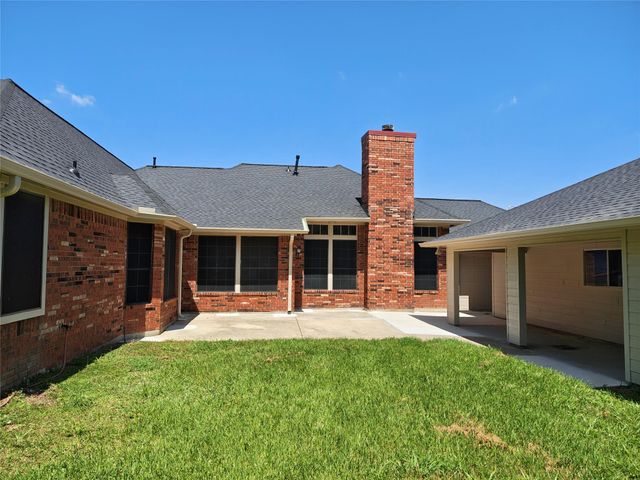 1301 Blueberry Lane, Friendswood, TX 77546