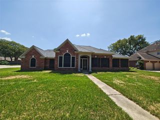 1301 Blueberry Lane, Friendswood, TX 77546
