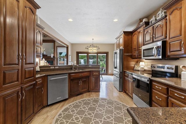 1225 LIVINGSTON STREET, Green Bay, WI 54311