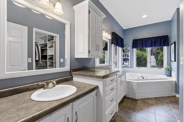 1225 LIVINGSTON STREET, Green Bay, WI 54311