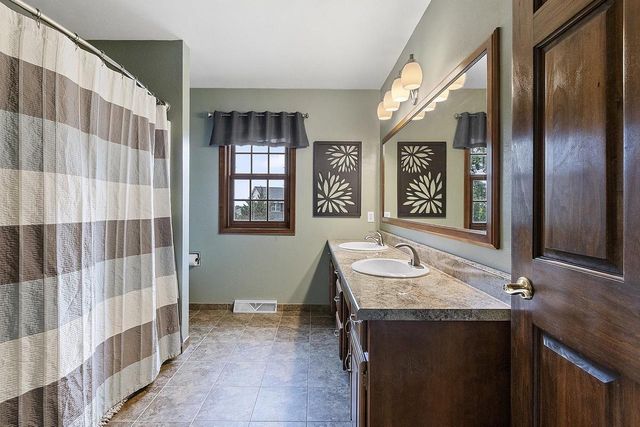1225 LIVINGSTON STREET, Green Bay, WI 54311