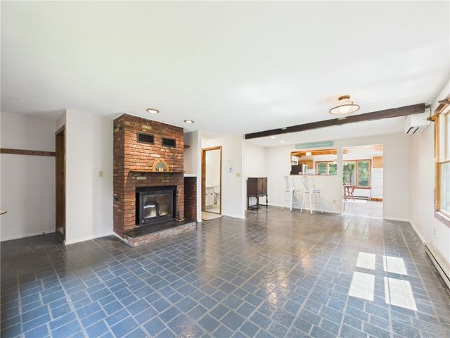29 Oak Road, South Kingstown, RI 02879